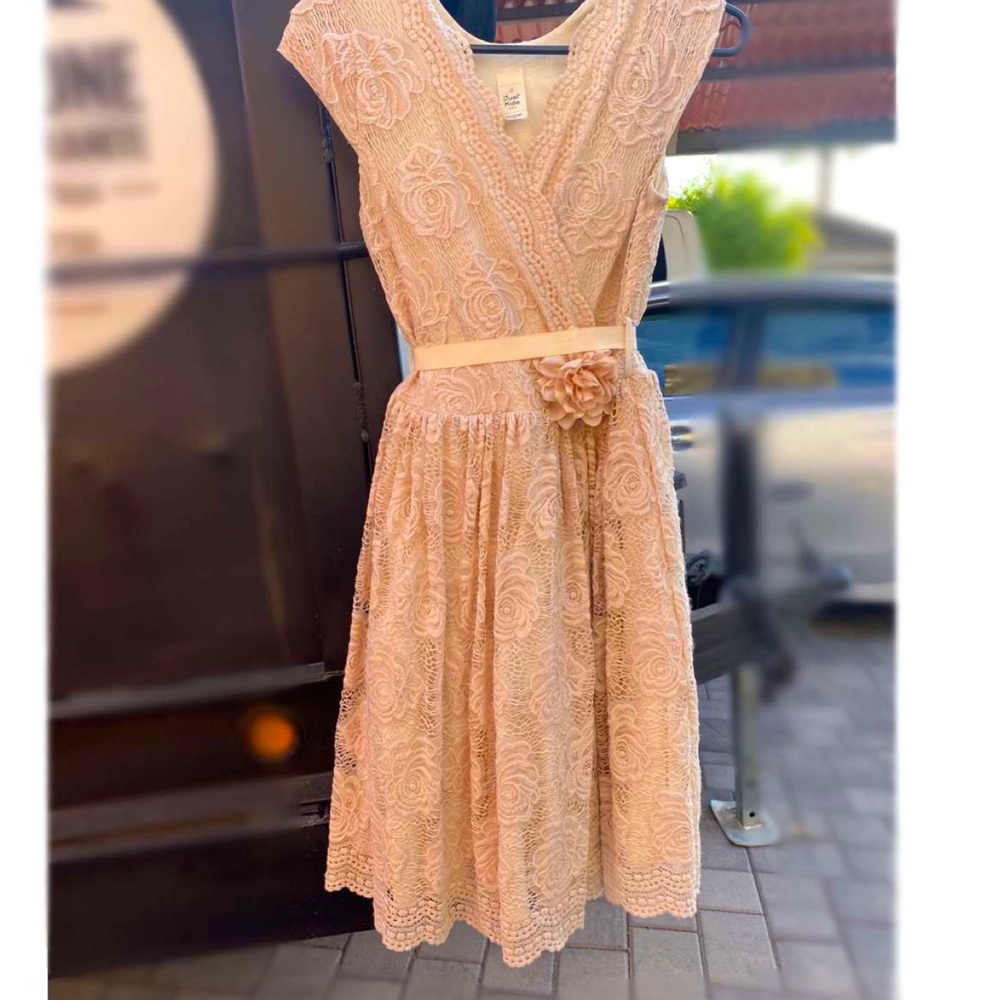 Size 14/16 Womens/girls Dress Beautiful flower print light peach flower bow